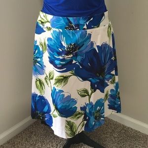 Lane Bryant Blue Floral pencil skirt size 16